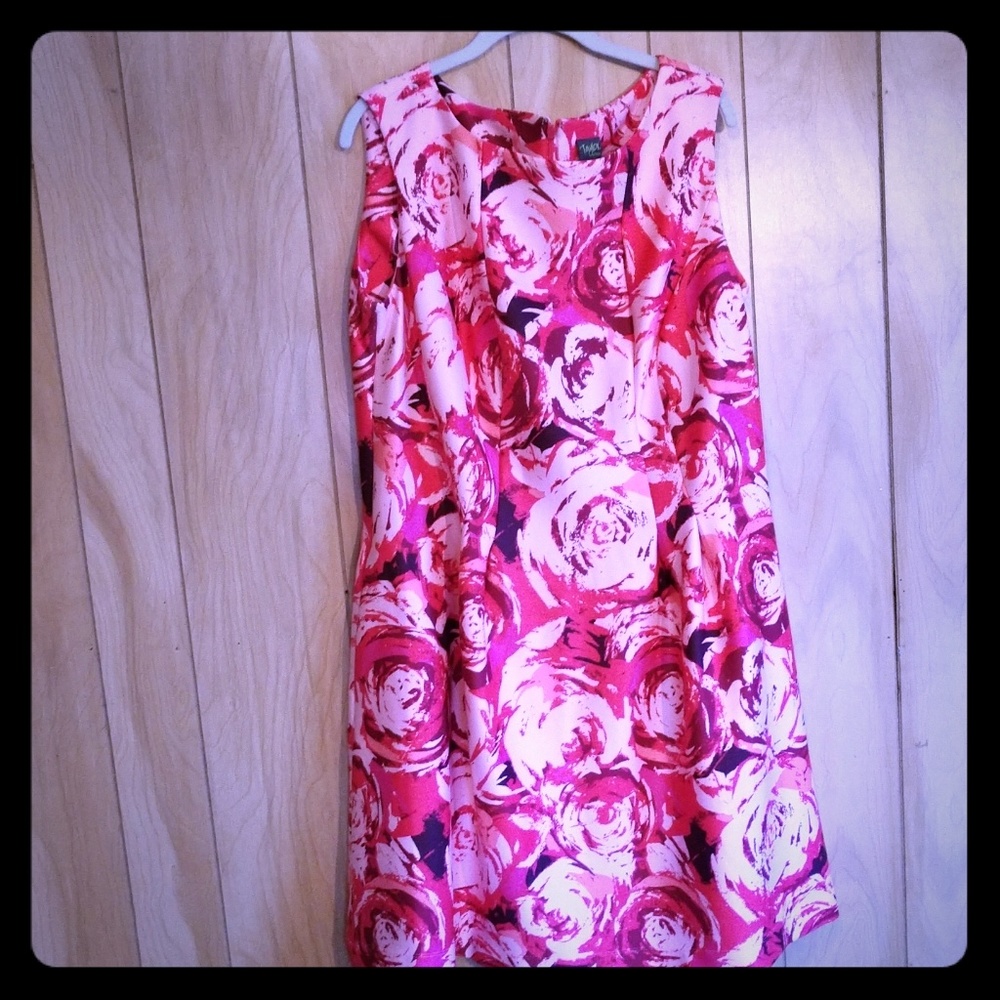 Taylor Woman Pink Floral Dress